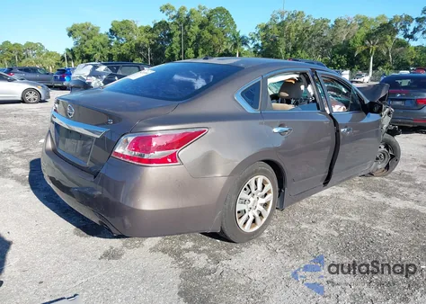 2015 Nissan Altima 2.5 S z USA, uszkodzony, nr VIN 1N4AL3AP3FN363824